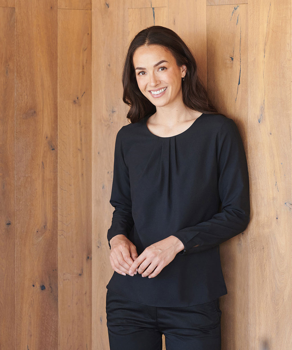 Henbury Women's Pleat Front Long Sleeve Blouse