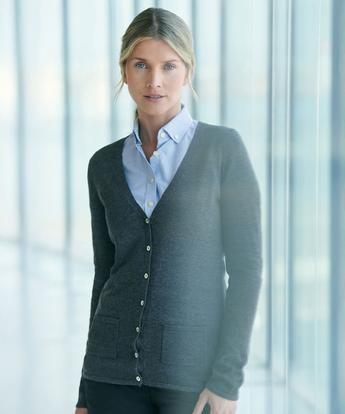 Henbury Women's V-Button Cardigan